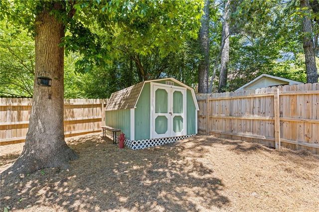 4183 Deerbrook Way SW, Lilburn, GA 30047