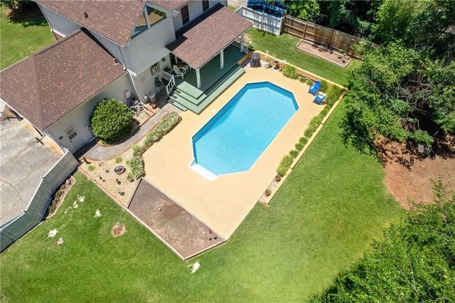 4183 Deerbrook Way SW, Lilburn, GA 30047