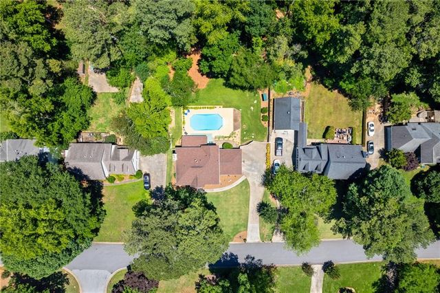 4183 Deerbrook Way SW, Lilburn, GA 30047