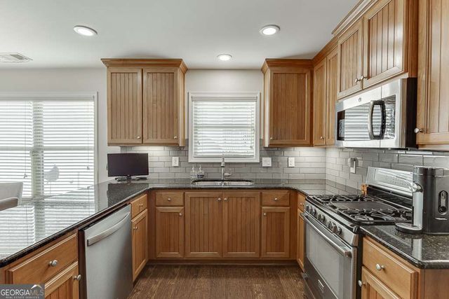 5652 Leaf Ridge Lane NE, Buford, GA 30518