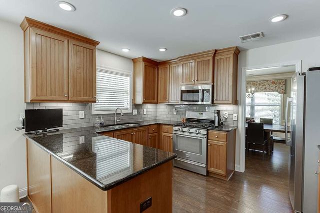 5652 Leaf Ridge Lane NE, Buford, GA 30518