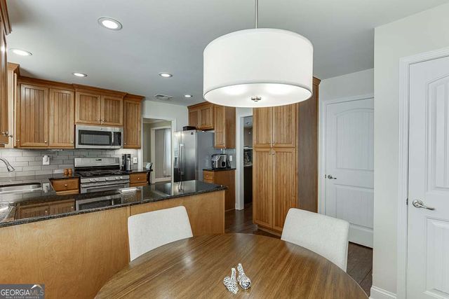 5652 Leaf Ridge Lane NE, Buford, GA 30518