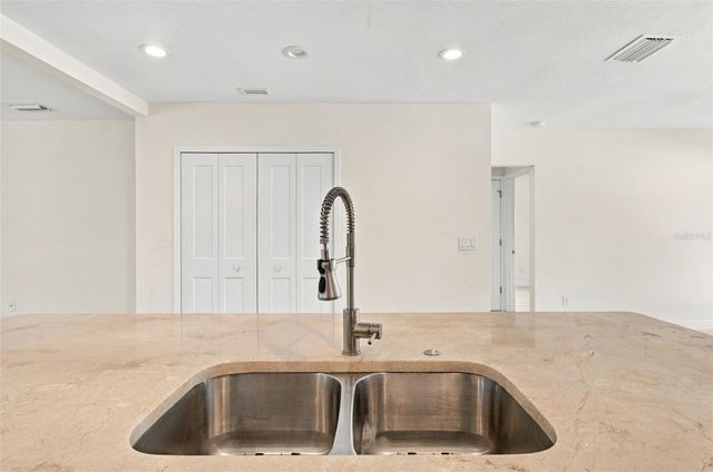 150 50TH STREET N, St Petersburg, FL 33710