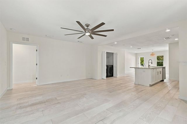 150 50TH STREET N, St Petersburg, FL 33710