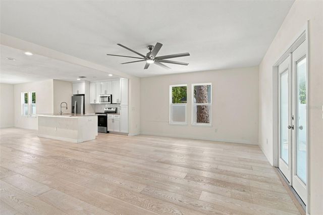 150 50TH STREET N, St Petersburg, FL 33710