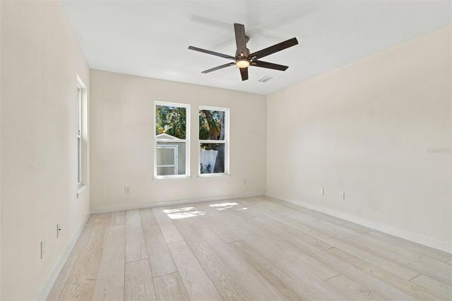 150 50TH STREET N, St Petersburg, FL 33710