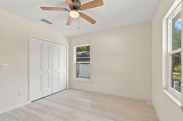 150 50TH STREET N, St Petersburg, FL 33710