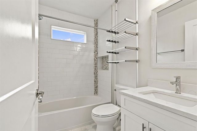 150 50TH STREET N, St Petersburg, FL 33710