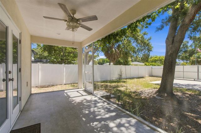 150 50TH STREET N, St Petersburg, FL 33710