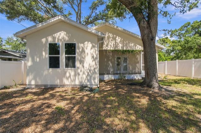 150 50TH STREET N, St Petersburg, FL 33710