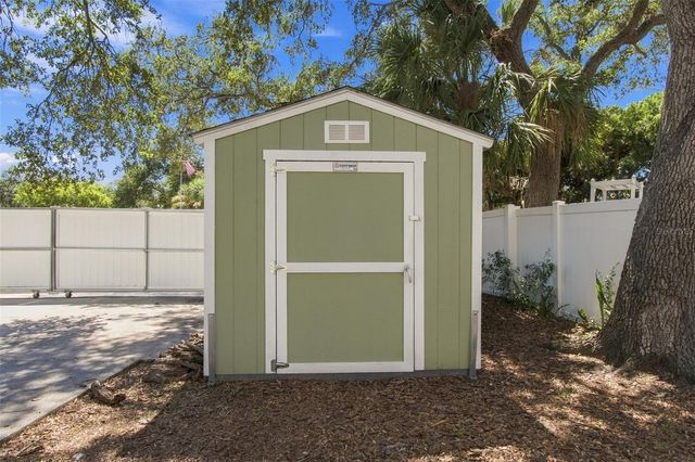 150 50TH STREET N, St Petersburg, FL 33710