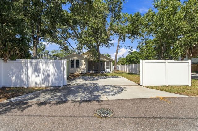 150 50TH STREET N, St Petersburg, FL 33710