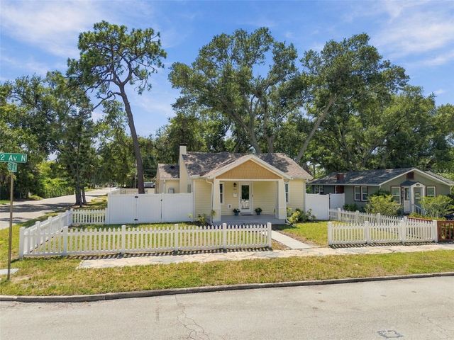 150 50TH STREET N, St Petersburg, FL 33710