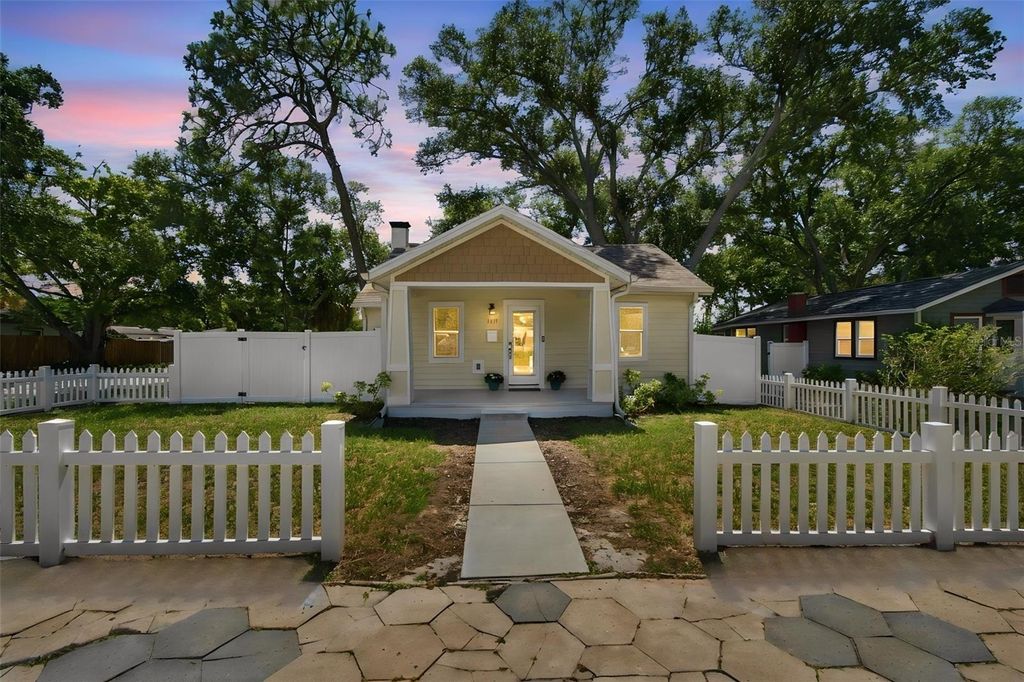 150 50TH STREET N, St Petersburg, FL 33710