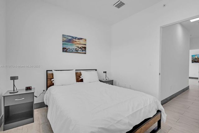 15450 NW 2nd Ave 15450, Miami, FL 33169