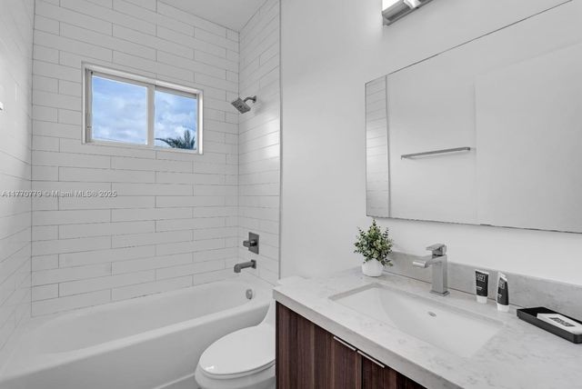 15450 NW 2nd Ave 15450, Miami, FL 33169