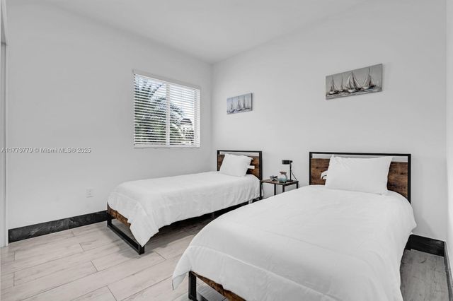 15450 NW 2nd Ave 15450, Miami, FL 33169