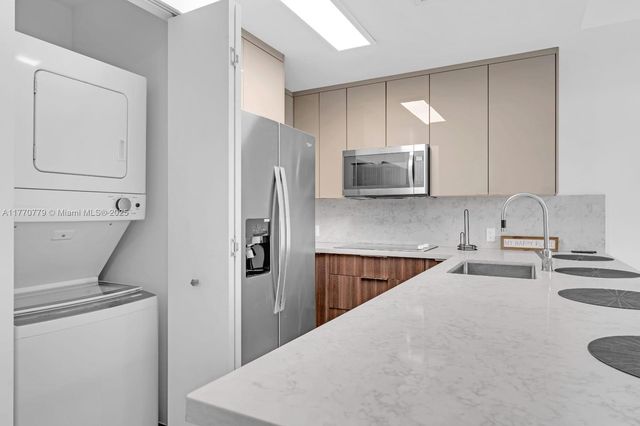 15450 NW 2nd Ave 15450, Miami, FL 33169