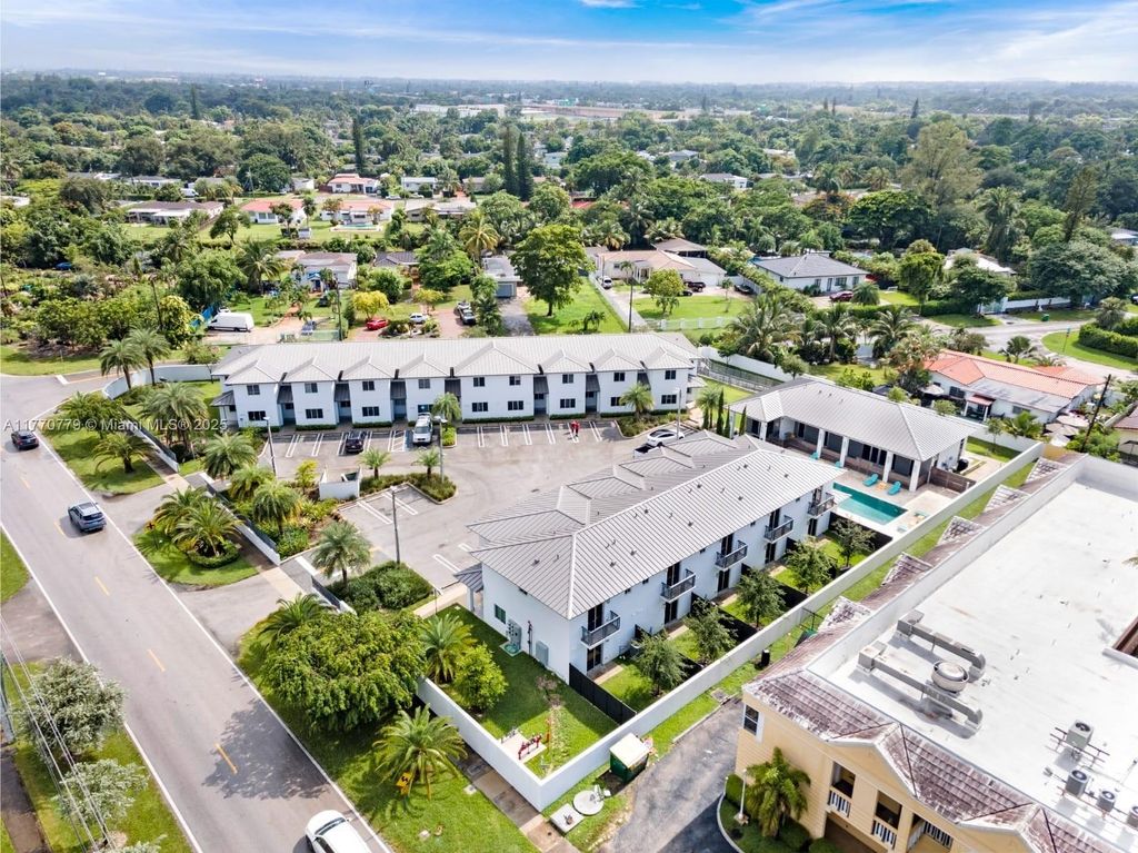 15450 NW 2nd Ave 15450, Miami, FL 33169