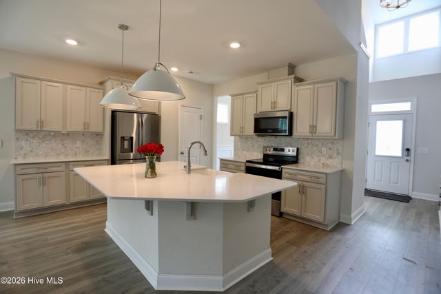 1413 Baden Court, Aberdeen, NC 28315