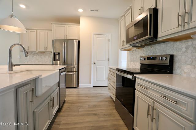 1413 Baden Court, Aberdeen, NC 28315