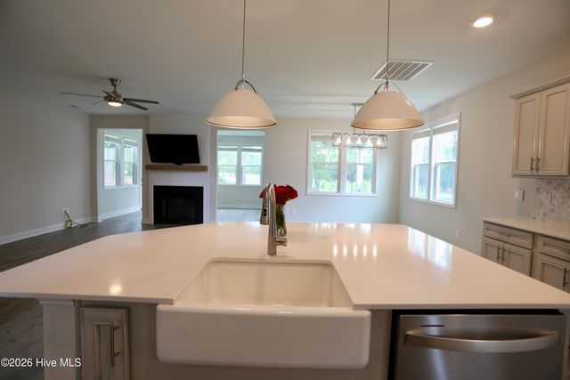 1413 Baden Court, Aberdeen, NC 28315