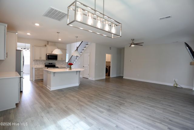 1413 Baden Court, Aberdeen, NC 28315