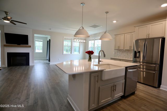 1413 Baden Court, Aberdeen, NC 28315