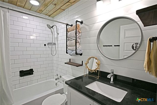 553 Scenic Drive, Canyon Lake, TX 78133