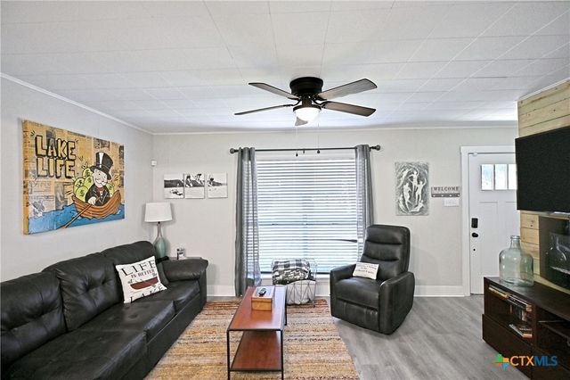 553 Scenic Drive, Canyon Lake, TX 78133