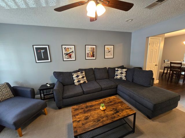 6313 Greenlee Street, Fort Worth, TX 76112