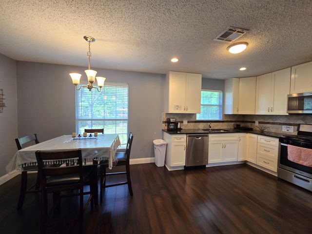 6313 Greenlee Street, Fort Worth, TX 76112