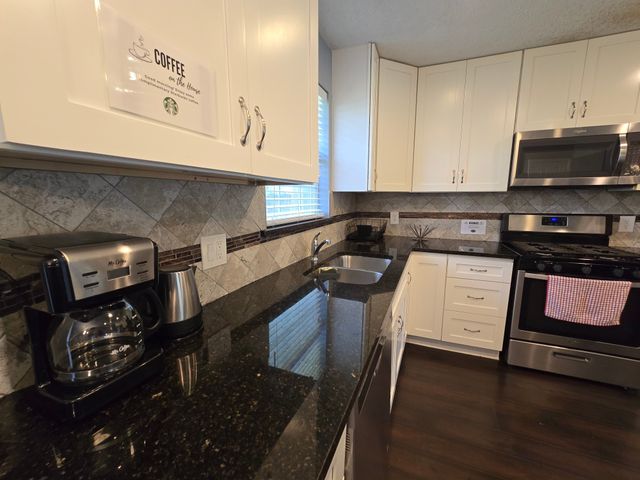 6313 Greenlee Street, Fort Worth, TX 76112