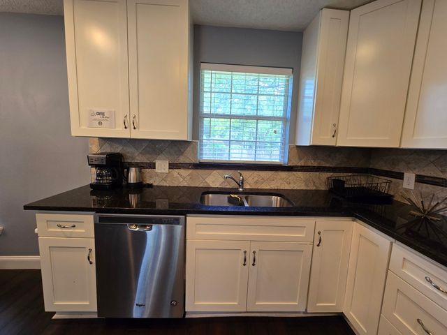 6313 Greenlee Street, Fort Worth, TX 76112