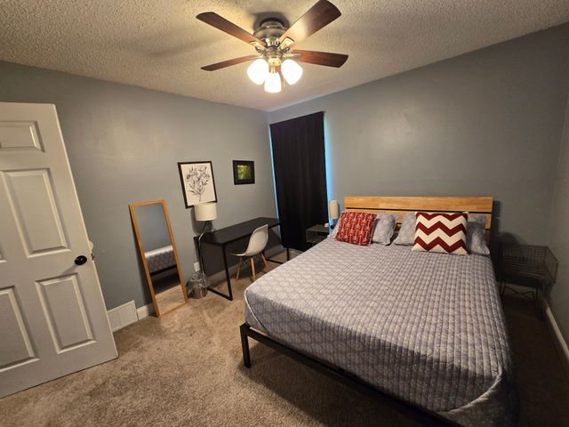 6313 Greenlee Street, Fort Worth, TX 76112