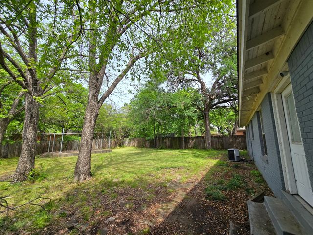 6313 Greenlee Street, Fort Worth, TX 76112