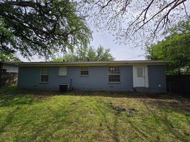 6313 Greenlee Street, Fort Worth, TX 76112