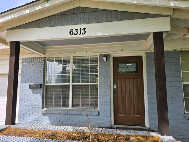 6313 Greenlee Street, Fort Worth, TX 76112