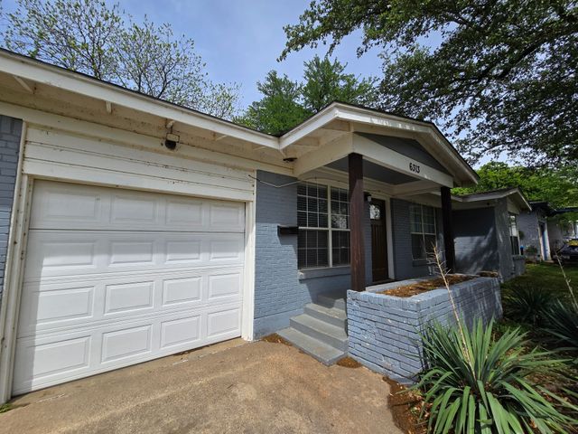6313 Greenlee Street, Fort Worth, TX 76112