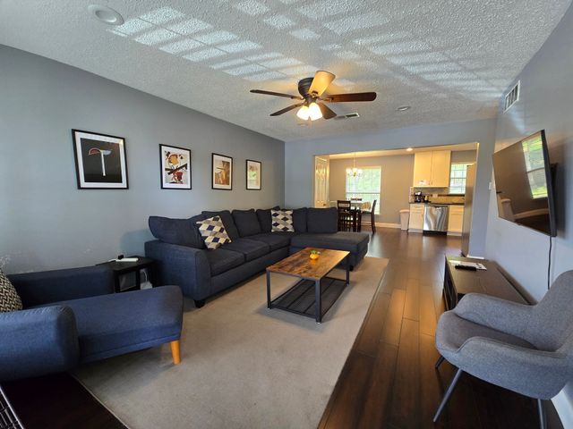 6313 Greenlee Street, Fort Worth, TX 76112