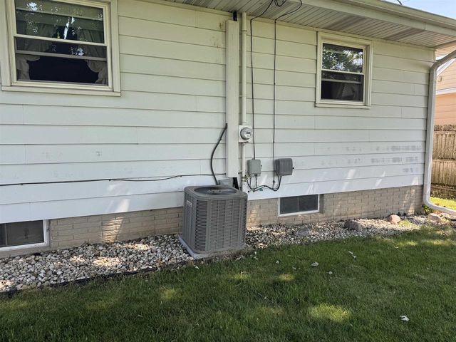 2219 Mineral Point Avenue, Janesville, WI 53548
