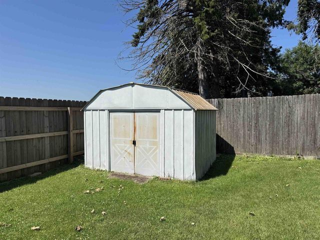 2219 Mineral Point Avenue, Janesville, WI 53548