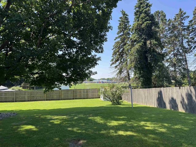 2219 Mineral Point Avenue, Janesville, WI 53548