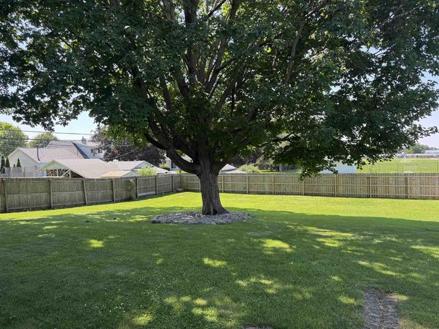 2219 Mineral Point Avenue, Janesville, WI 53548