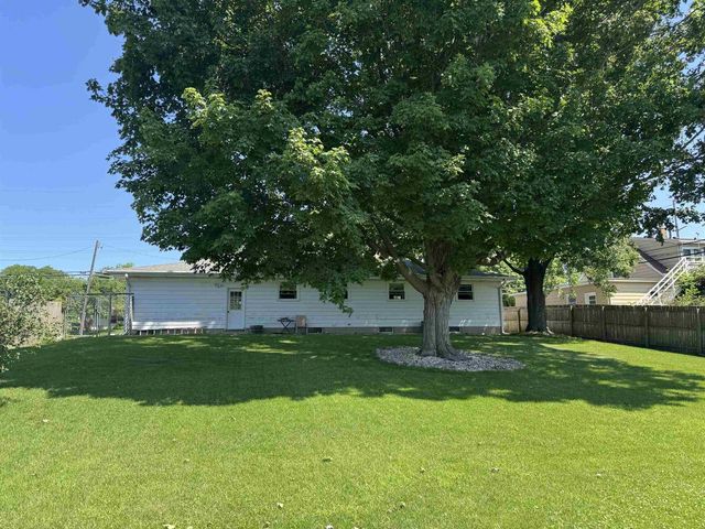2219 Mineral Point Avenue, Janesville, WI 53548