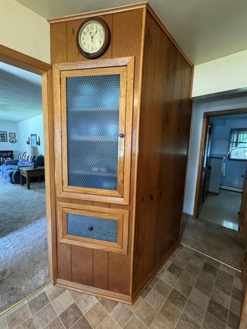 2219 Mineral Point Avenue, Janesville, WI 53548