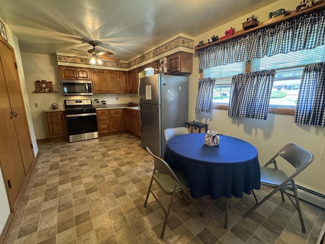 2219 Mineral Point Avenue, Janesville, WI 53548
