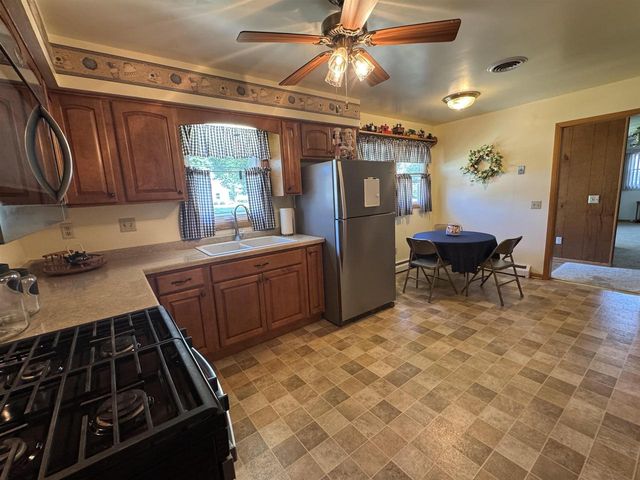 2219 Mineral Point Avenue, Janesville, WI 53548
