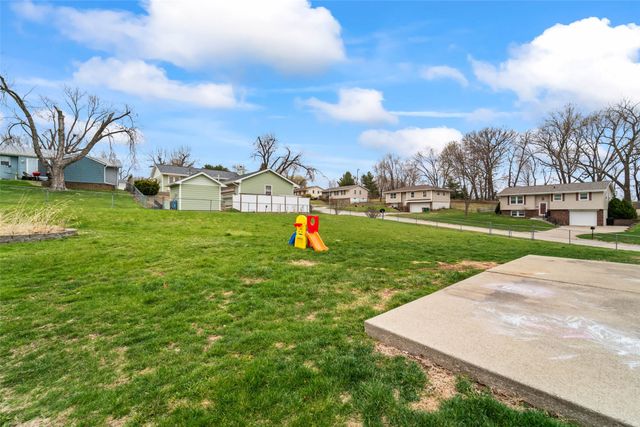 239 Birch Boulevard, Pleasant Hill, IA 50327