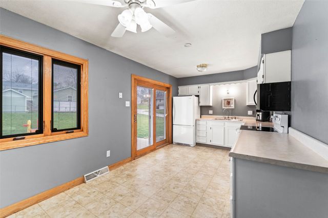 239 Birch Boulevard, Pleasant Hill, IA 50327